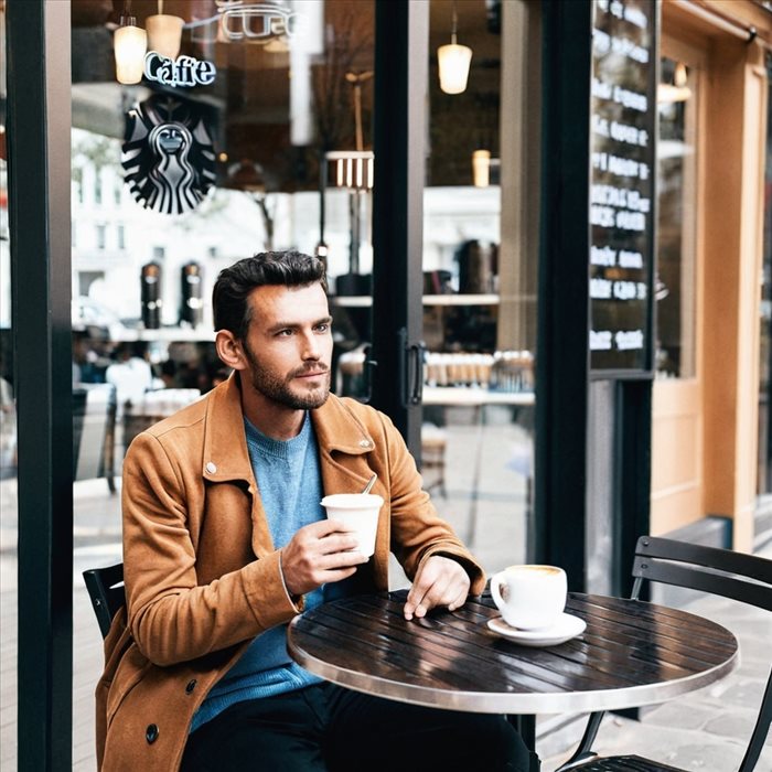 Décrypter un Homme Balance : Signes et Émotions